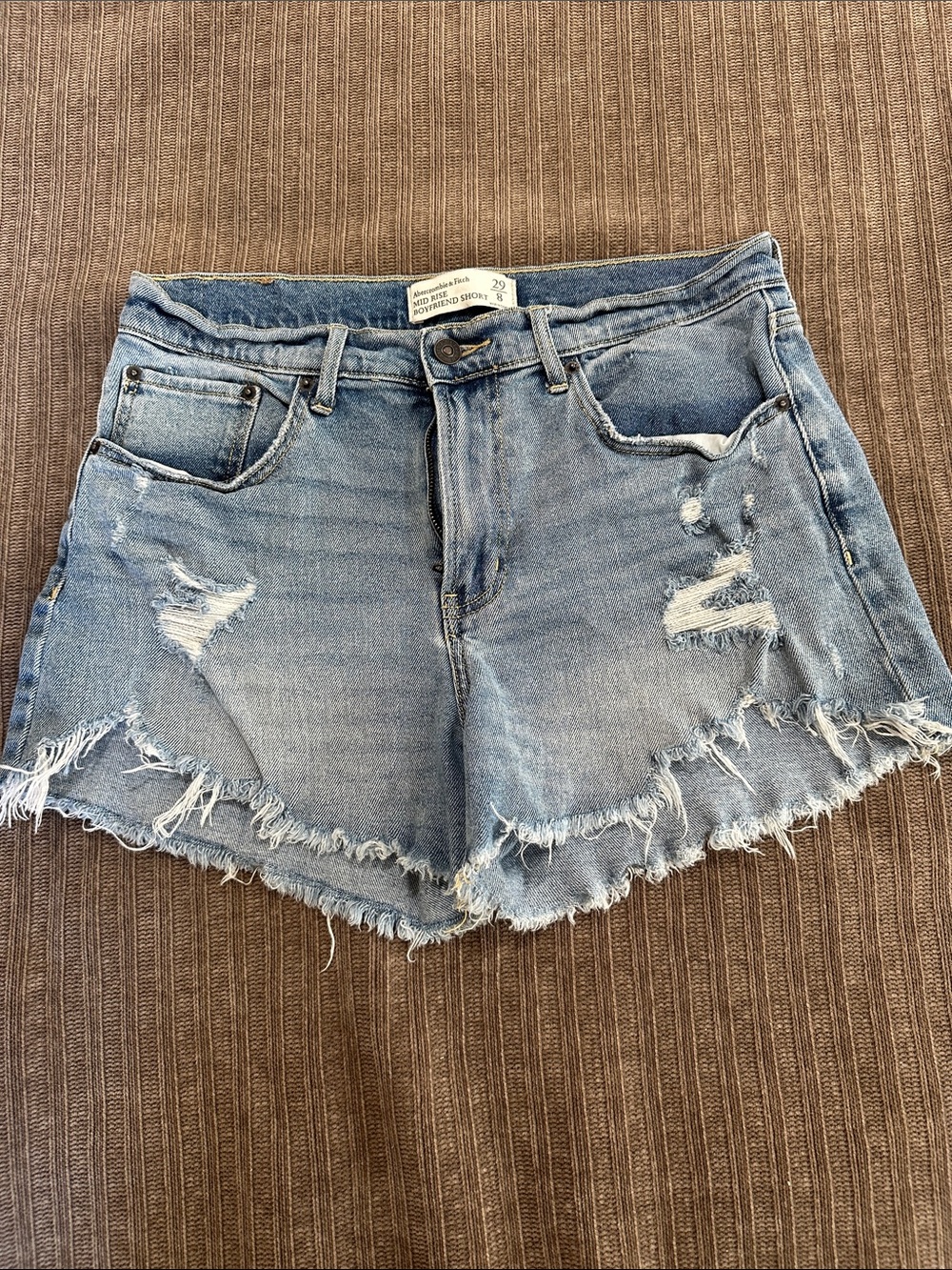 Abercrombie mid rise boyfriend short